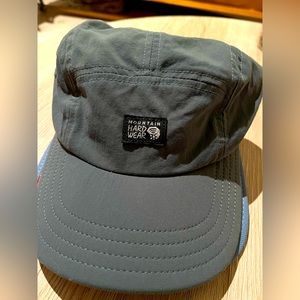 Mountain hardwear hat